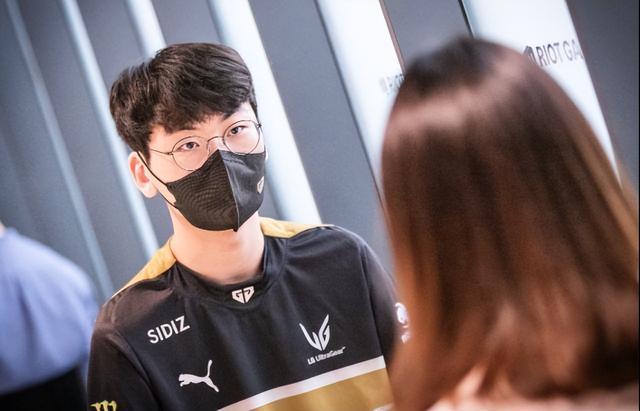 一场暗中的 一场暗中的