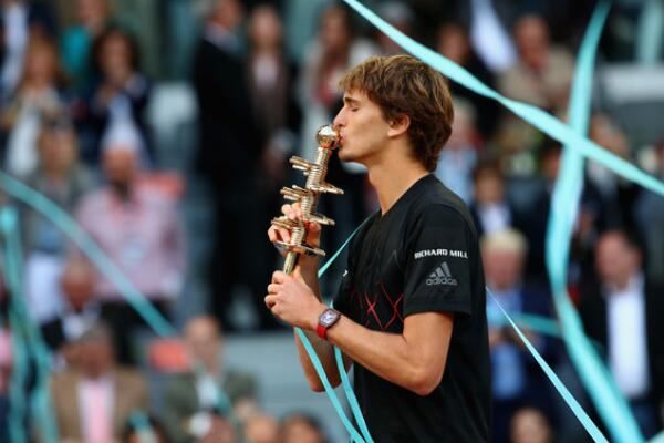 更是他多年 更是他多年