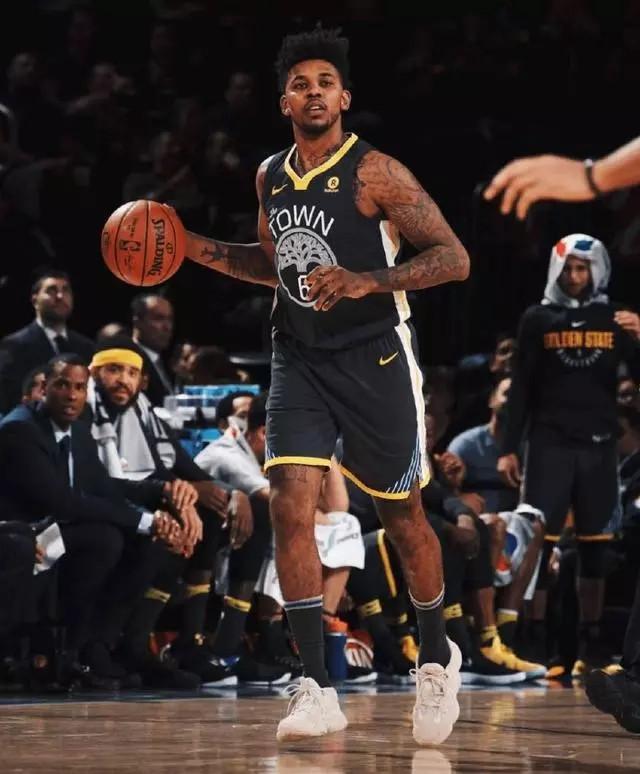 日本在控球 日本在控球